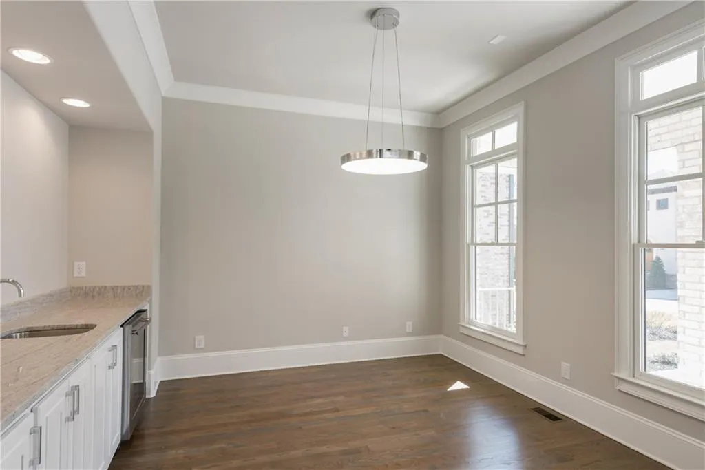 606 Esfun Trace, Atlanta, Georgia 30328, 5 Bedrooms Bedrooms, ,4 BathroomsBathrooms,Residential,Sold,606 Esfun Trace,5957630