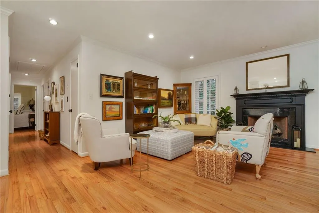 560 Amberidge Trail, Atlanta, Georgia 30328, 3 Bedrooms Bedrooms, ,3 BathroomsBathrooms,Residential,Sold,560 Amberidge Trail,7162854 560 Amberidge Trail, Atlanta, Georgia 30328, 3 Bedrooms Bedrooms, ,3 BathroomsBathrooms,Residential,Sold,560 Amberidge Trail,7162854