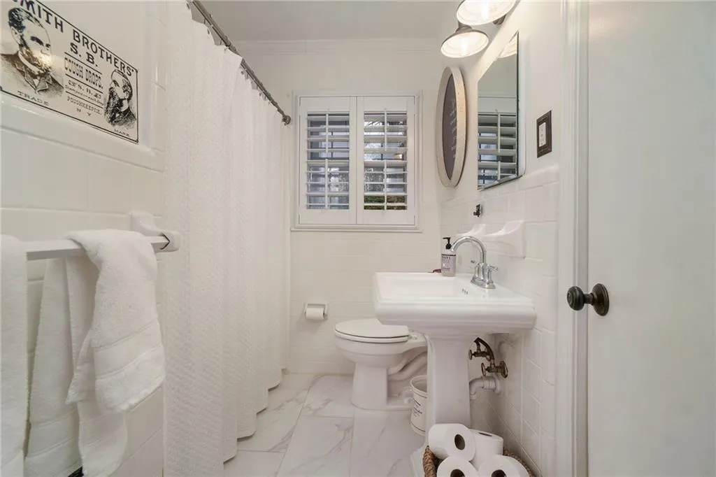 560 Amberidge Trail, Atlanta, Georgia 30328, 3 Bedrooms Bedrooms, ,3 BathroomsBathrooms,Residential,Sold,560 Amberidge Trail,7162854 560 Amberidge Trail, Atlanta, Georgia 30328, 3 Bedrooms Bedrooms, ,3 BathroomsBathrooms,Residential,Sold,560 Amberidge Trail,7162854