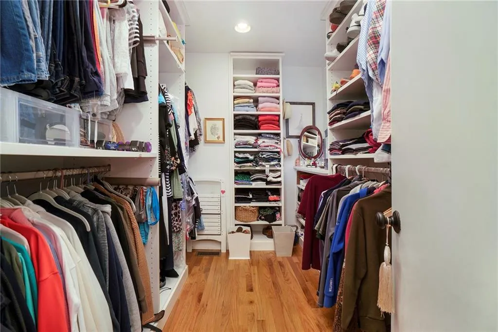 560 Amberidge Trail, Atlanta, Georgia 30328, 3 Bedrooms Bedrooms, ,3 BathroomsBathrooms,Residential,Sold,560 Amberidge Trail,7162854 560 Amberidge Trail, Atlanta, Georgia 30328, 3 Bedrooms Bedrooms, ,3 BathroomsBathrooms,Residential,Sold,560 Amberidge Trail,7162854