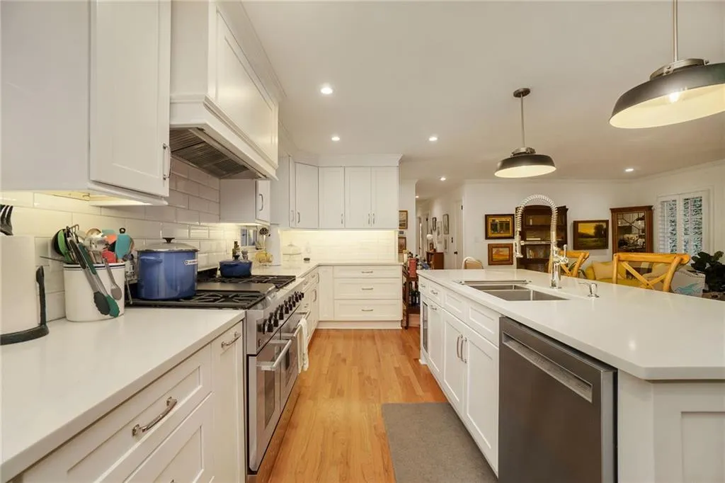 560 Amberidge Trail, Atlanta, Georgia 30328, 3 Bedrooms Bedrooms, ,3 BathroomsBathrooms,Residential,Sold,560 Amberidge Trail,7162854 560 Amberidge Trail, Atlanta, Georgia 30328, 3 Bedrooms Bedrooms, ,3 BathroomsBathrooms,Residential,Sold,560 Amberidge Trail,7162854