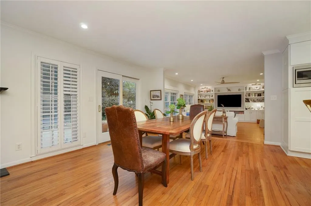 560 Amberidge Trail, Atlanta, Georgia 30328, 3 Bedrooms Bedrooms, ,3 BathroomsBathrooms,Residential,Sold,560 Amberidge Trail,7162854 560 Amberidge Trail, Atlanta, Georgia 30328, 3 Bedrooms Bedrooms, ,3 BathroomsBathrooms,Residential,Sold,560 Amberidge Trail,7162854