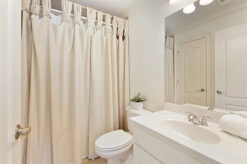 525 Glenmanor Court, Sandy Springs, Georgia 30328, 5 Bedrooms Bedrooms, ,5 BathroomsBathrooms,Residential,Sold,525 Glenmanor Court,7486410