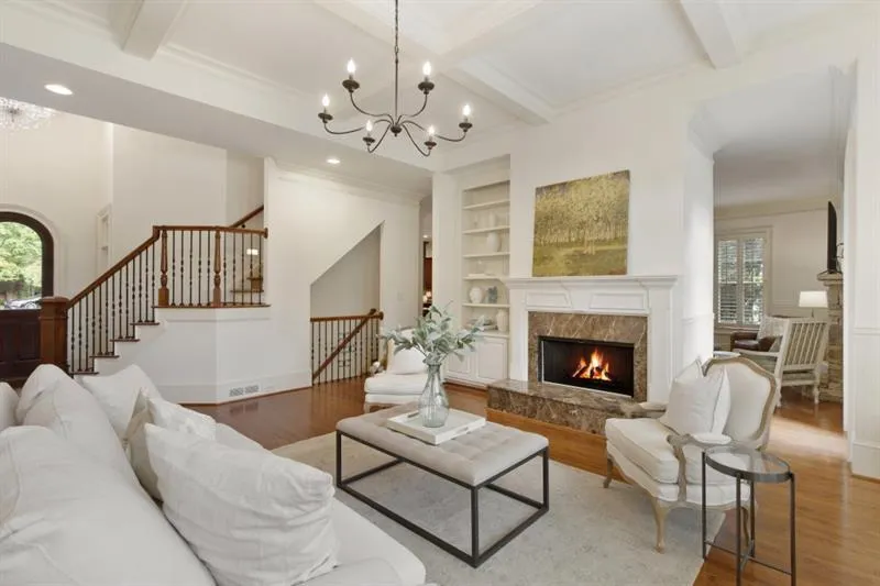 525 Glenmanor Court, Sandy Springs, Georgia 30328, 5 Bedrooms Bedrooms, ,5 BathroomsBathrooms,Residential,Sold,525 Glenmanor Court,7486410