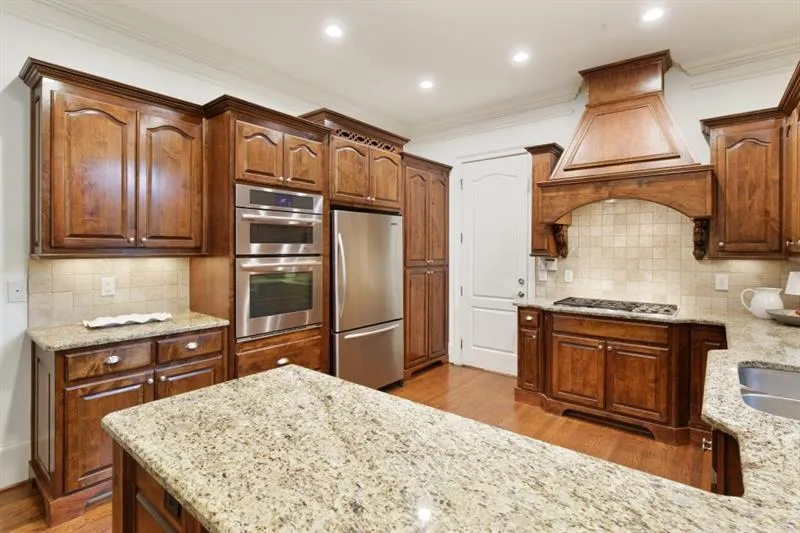 525 Glenmanor Court, Sandy Springs, Georgia 30328, 5 Bedrooms Bedrooms, ,5 BathroomsBathrooms,Residential,Sold,525 Glenmanor Court,7486410