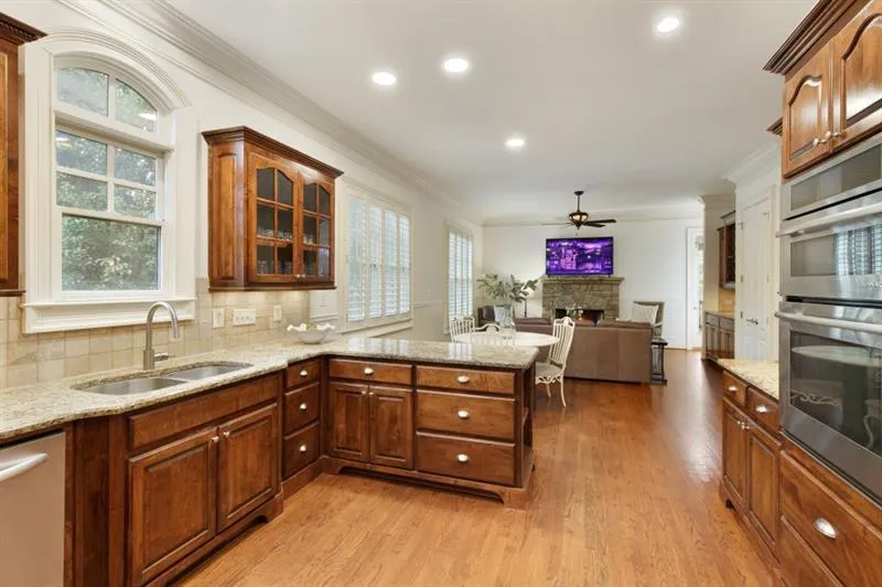 525 Glenmanor Court, Sandy Springs, Georgia 30328, 5 Bedrooms Bedrooms, ,5 BathroomsBathrooms,Residential,Sold,525 Glenmanor Court,7486410