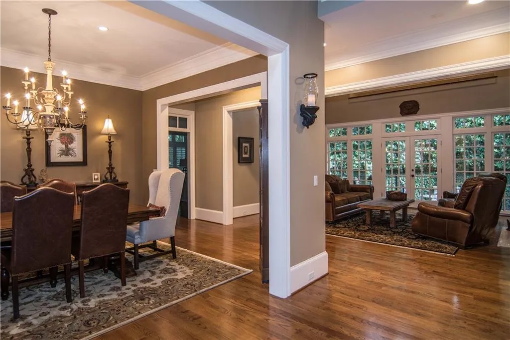 4989 Peachtree Dunwoody Road, Atlanta, Georgia 30342, 5 Bedrooms Bedrooms, ,4 BathroomsBathrooms,Residential,Sold,4989 Peachtree Dunwoody Road,5913197