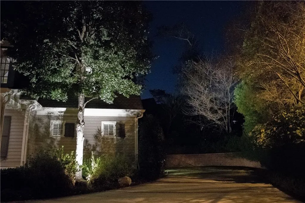 4989 Peachtree Dunwoody Road, Atlanta, Georgia 30342, 5 Bedrooms Bedrooms, ,4 BathroomsBathrooms,Residential,Sold,4989 Peachtree Dunwoody Road,5913197