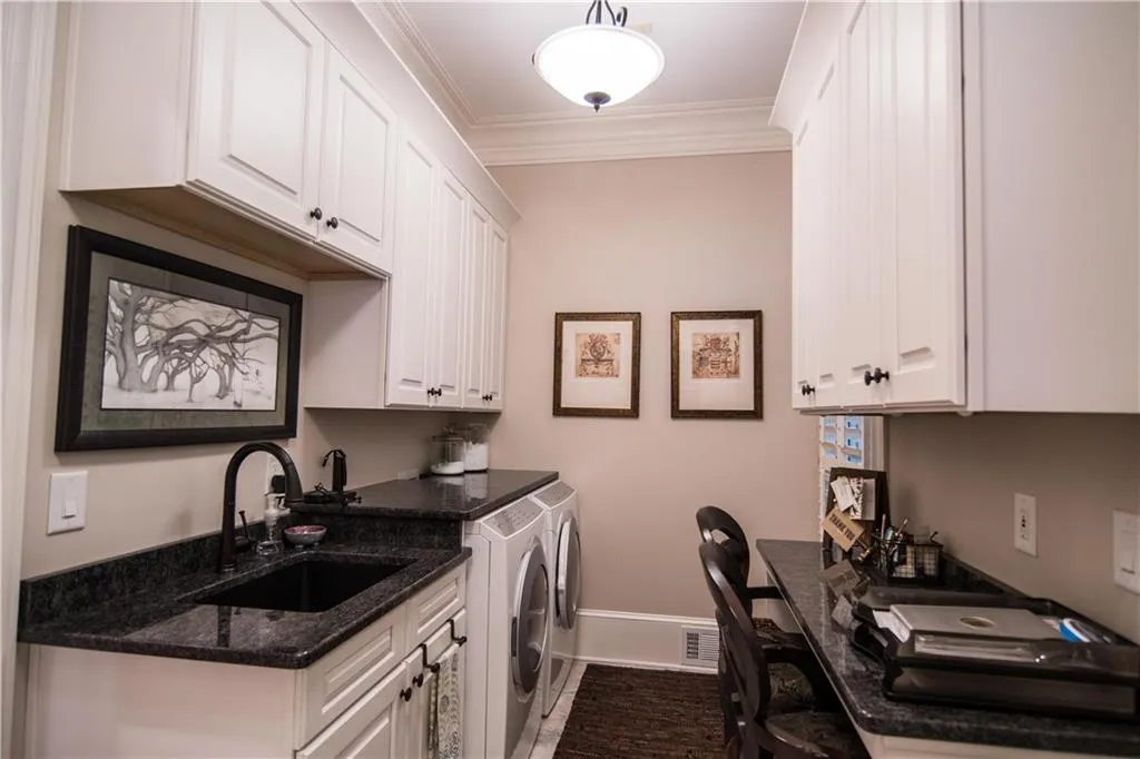 4989 Peachtree Dunwoody Road, Atlanta, Georgia 30342, 5 Bedrooms Bedrooms, ,4 BathroomsBathrooms,Residential,Sold,4989 Peachtree Dunwoody Road,5913197