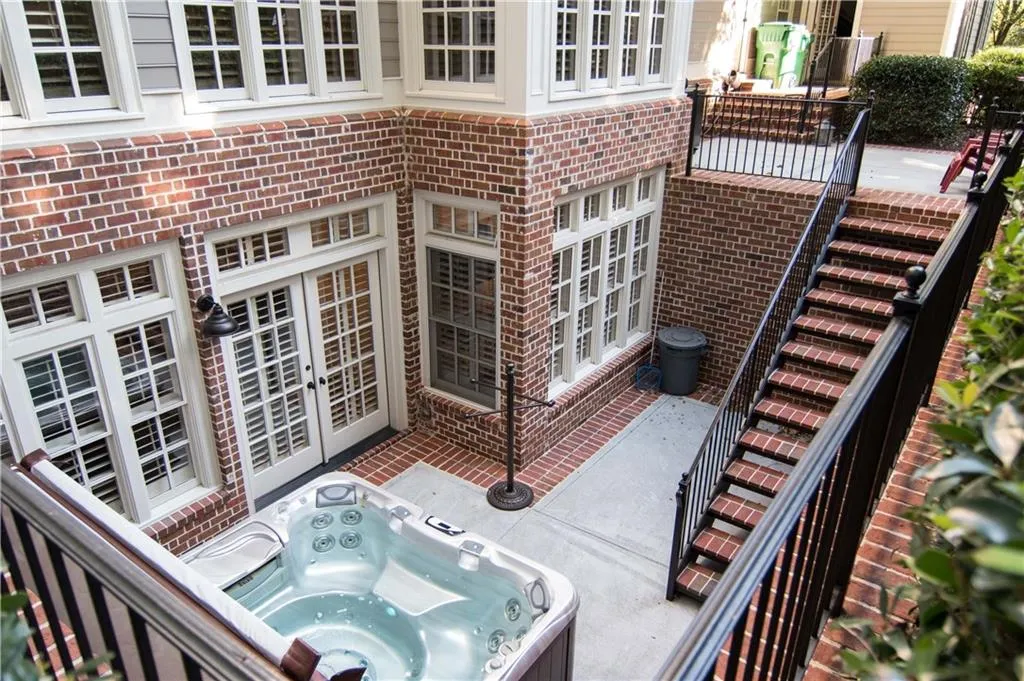 4989 Peachtree Dunwoody Road, Atlanta, Georgia 30342, 5 Bedrooms Bedrooms, ,4 BathroomsBathrooms,Residential,Sold,4989 Peachtree Dunwoody Road,5913197