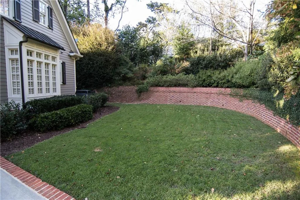 4989 Peachtree Dunwoody Road, Atlanta, Georgia 30342, 5 Bedrooms Bedrooms, ,4 BathroomsBathrooms,Residential,Sold,4989 Peachtree Dunwoody Road,5913197