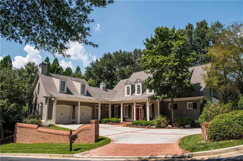 4989 Peachtree Dunwoody Road, Atlanta, Georgia 30342, 5 Bedrooms Bedrooms, ,4 BathroomsBathrooms,Residential,Sold,4989 Peachtree Dunwoody Road,5913197