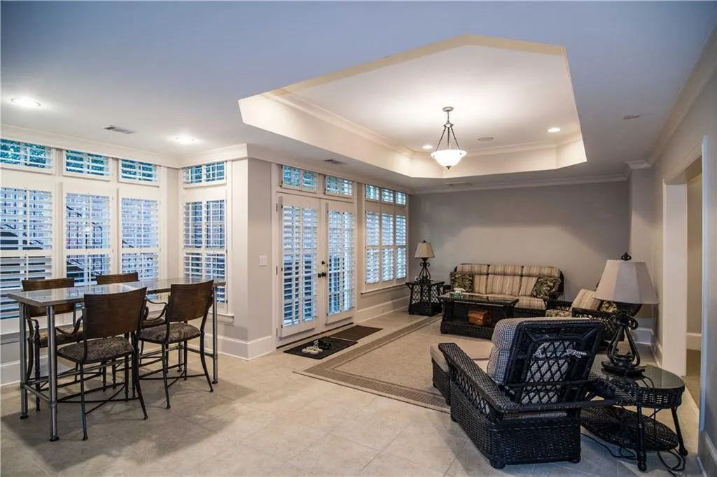 4989 Peachtree Dunwoody Road, Atlanta, Georgia 30342, 5 Bedrooms Bedrooms, ,4 BathroomsBathrooms,Residential,Sold,4989 Peachtree Dunwoody Road,5913197