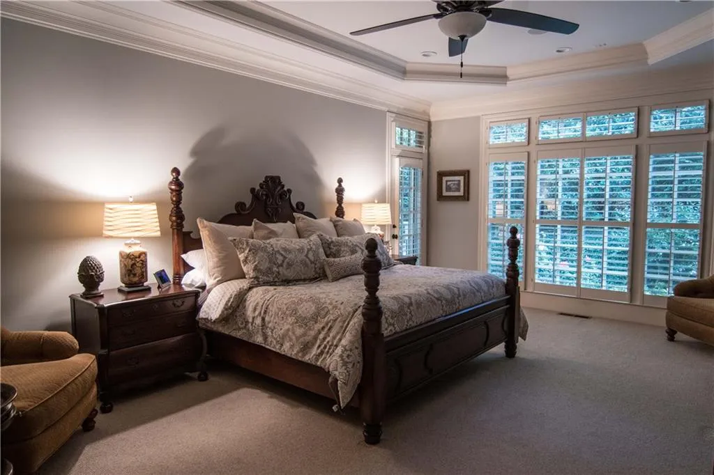 4989 Peachtree Dunwoody Road, Atlanta, Georgia 30342, 5 Bedrooms Bedrooms, ,4 BathroomsBathrooms,Residential,Sold,4989 Peachtree Dunwoody Road,5913197