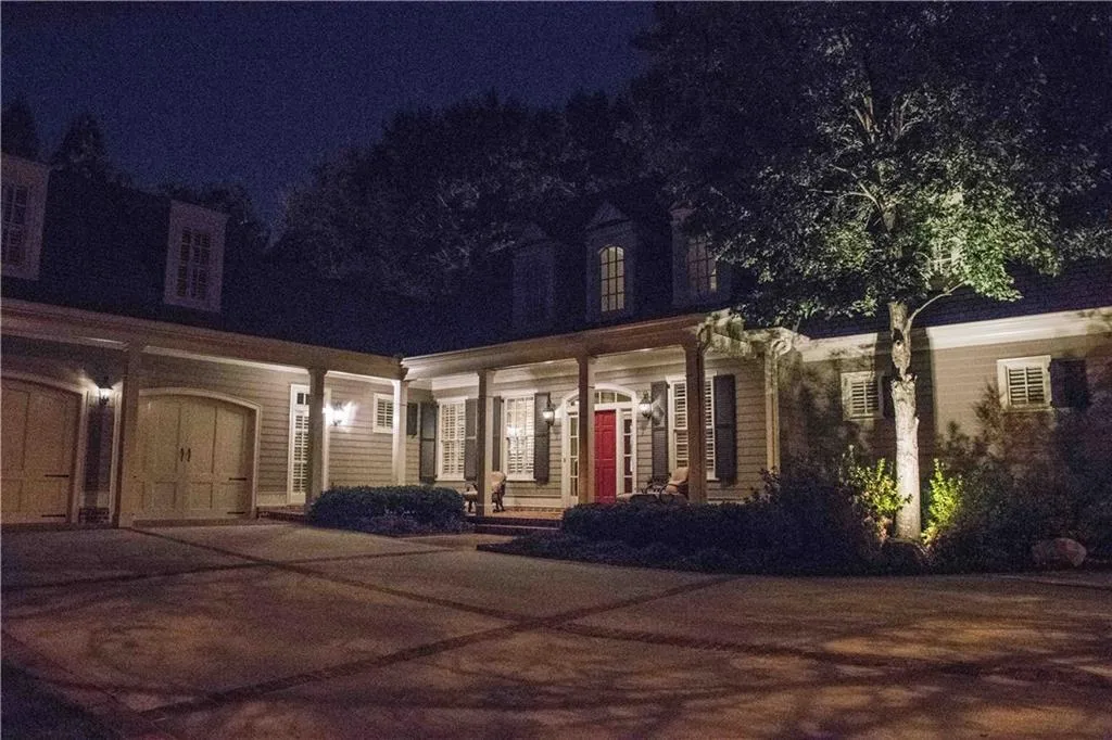 4989 Peachtree Dunwoody Road, Atlanta, Georgia 30342, 5 Bedrooms Bedrooms, ,4 BathroomsBathrooms,Residential,Sold,4989 Peachtree Dunwoody Road,5913197