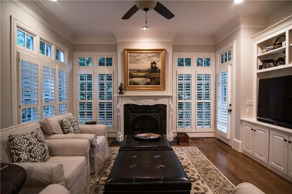 4989 Peachtree Dunwoody Road, Atlanta, Georgia 30342, 5 Bedrooms Bedrooms, ,4 BathroomsBathrooms,Residential,Sold,4989 Peachtree Dunwoody Road,5913197