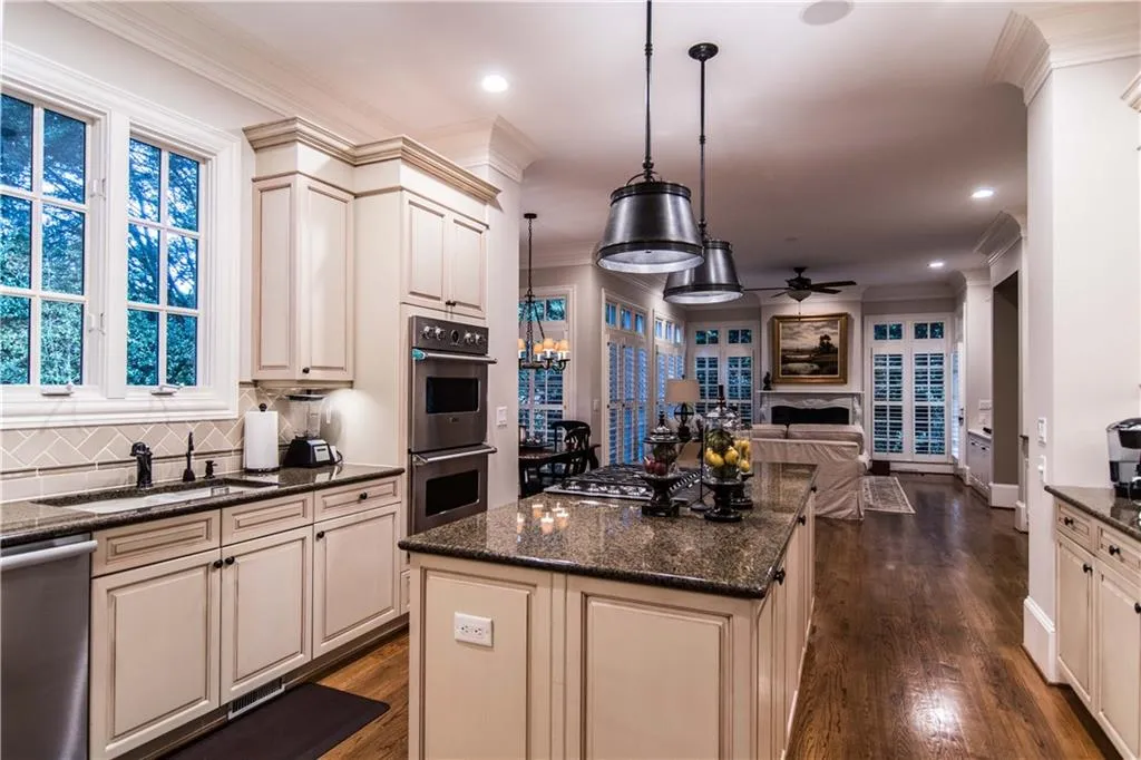 4989 Peachtree Dunwoody Road, Atlanta, Georgia 30342, 5 Bedrooms Bedrooms, ,4 BathroomsBathrooms,Residential,Sold,4989 Peachtree Dunwoody Road,5913197