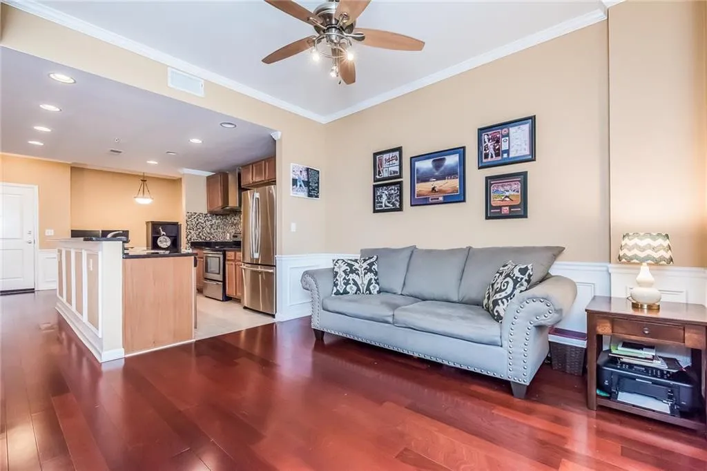3040 Peachtree Road Nw Unit 302, Atlanta, Georgia 30305, 1 Bedroom Bedrooms, ,1 BathroomBathrooms,Residential,Sold,3040 Peachtree Road Nw Unit 302,5859785