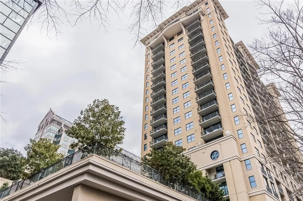 3040 Peachtree Road Nw Unit 302, Atlanta, Georgia 30305, 1 Bedroom Bedrooms, ,1 BathroomBathrooms,Residential,Sold,3040 Peachtree Road Nw Unit 302,5859785