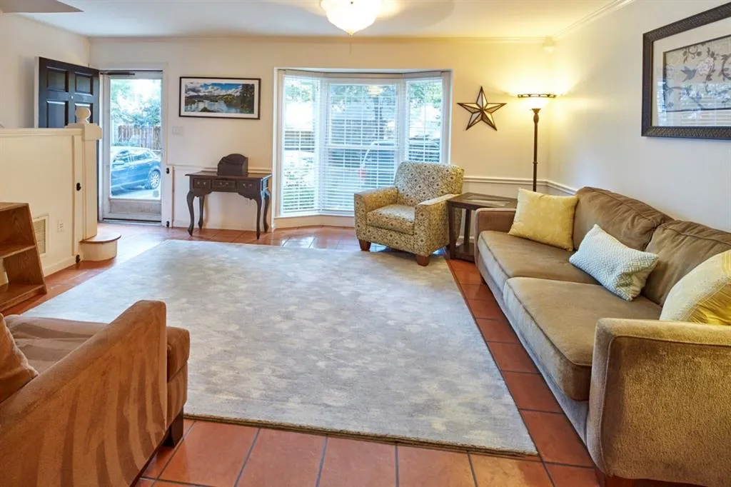 136 Peachtree Memorial Drive Nw Unit Md2, Atlanta, Georgia 30309, 2 Bedrooms Bedrooms, ,1 BathroomBathrooms,Residential,Sold,136 Peachtree Memorial Drive Nw Unit Md2,5736377