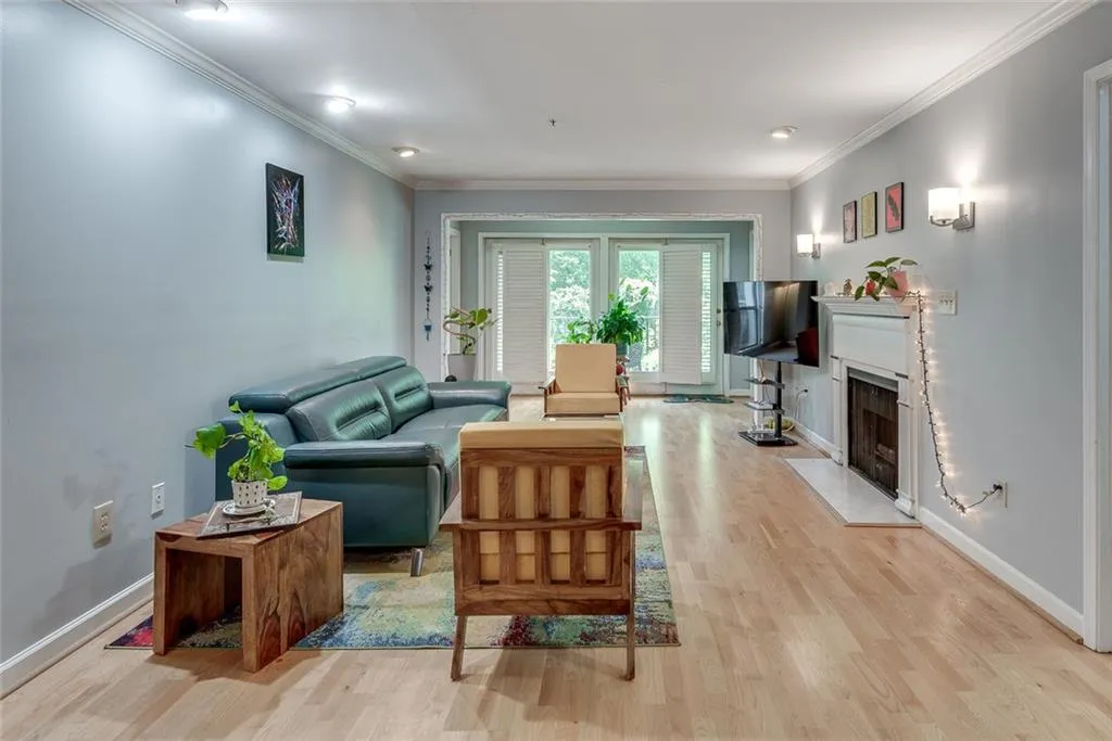 3203 Lenox Road Ne Unit 22, Atlanta, Georgia 30324, 2 Bedrooms Bedrooms, ,2 BathroomsBathrooms,Residential,For Sale,3203 Lenox Road Ne Unit 22,7576907
