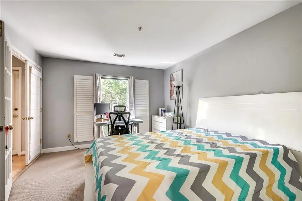 3203 Lenox Road Ne Unit 22, Atlanta, Georgia 30324, 2 Bedrooms Bedrooms, ,2 BathroomsBathrooms,Residential,For Sale,3203 Lenox Road Ne Unit 22,7576907