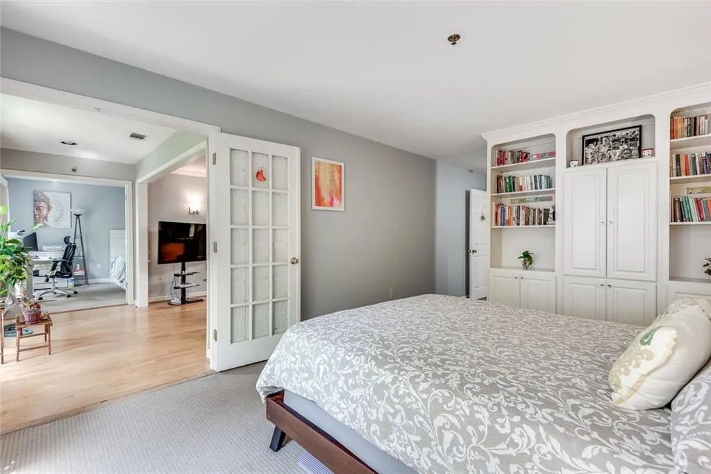 3203 Lenox Road Ne Unit 22, Atlanta, Georgia 30324, 2 Bedrooms Bedrooms, ,2 BathroomsBathrooms,Residential,For Sale,3203 Lenox Road Ne Unit 22,7576907