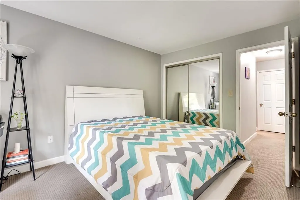 3203 Lenox Road Ne Unit 22, Atlanta, Georgia 30324, 2 Bedrooms Bedrooms, ,2 BathroomsBathrooms,Residential,For Sale,3203 Lenox Road Ne Unit 22,7576907