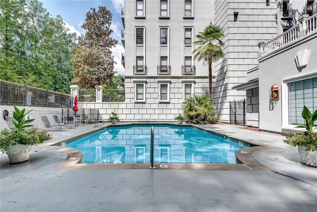 3203 Lenox Road Ne Unit 22, Atlanta, Georgia 30324, 2 Bedrooms Bedrooms, ,2 BathroomsBathrooms,Residential,For Sale,3203 Lenox Road Ne Unit 22,7576907