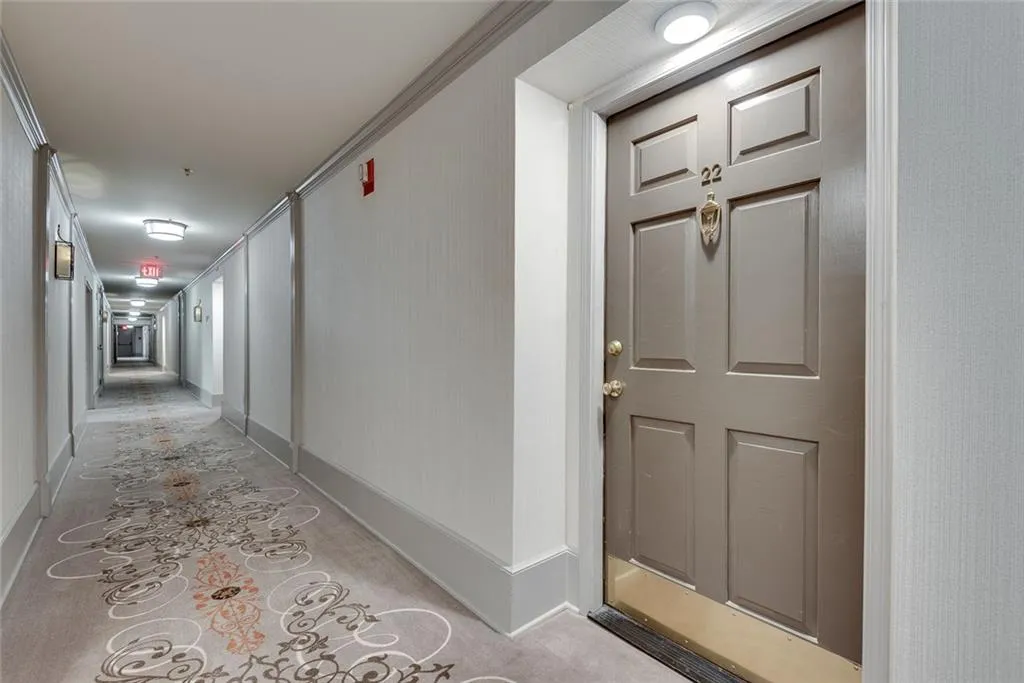 3203 Lenox Road Ne Unit 22, Atlanta, Georgia 30324, 2 Bedrooms Bedrooms, ,2 BathroomsBathrooms,Residential,For Sale,3203 Lenox Road Ne Unit 22,7576907