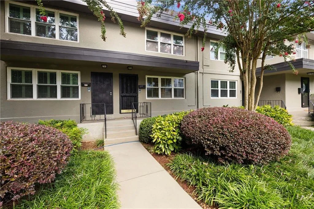 4060 Haverhill Drive Unit D, Atlanta, Georgia 30342, 2 Bedrooms Bedrooms, ,1 BathroomBathrooms,Residential,For Sale,4060 Haverhill Drive Unit D,7627003