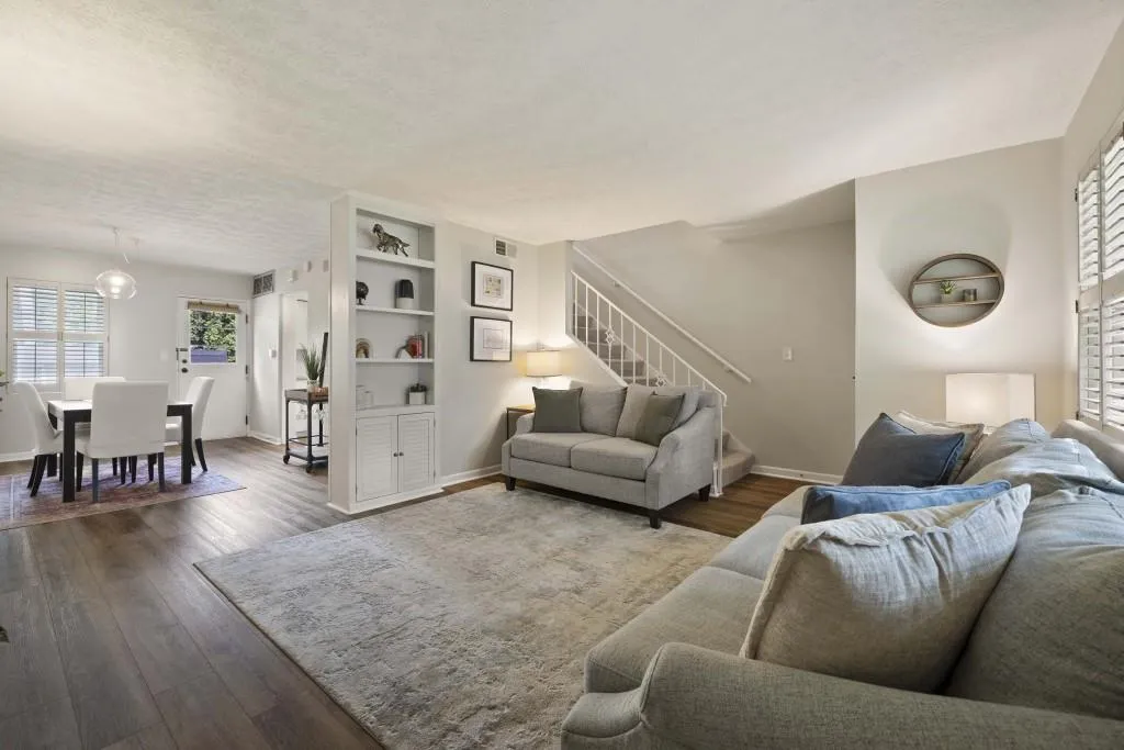 4060 Haverhill Drive Unit D, Atlanta, Georgia 30342, 2 Bedrooms Bedrooms, ,1 BathroomBathrooms,Residential,For Sale,4060 Haverhill Drive Unit D,7627003