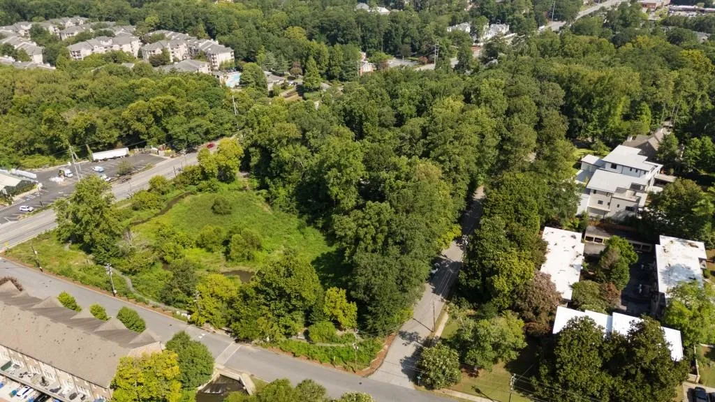 4060 Haverhill Drive Unit D, Atlanta, Georgia 30342, 2 Bedrooms Bedrooms, ,1 BathroomBathrooms,Residential,For Sale,4060 Haverhill Drive Unit D,7627003