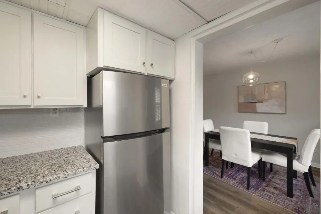 4060 Haverhill Drive Unit D, Atlanta, Georgia 30342, 2 Bedrooms Bedrooms, ,1 BathroomBathrooms,Residential,For Sale,4060 Haverhill Drive Unit D,7627003