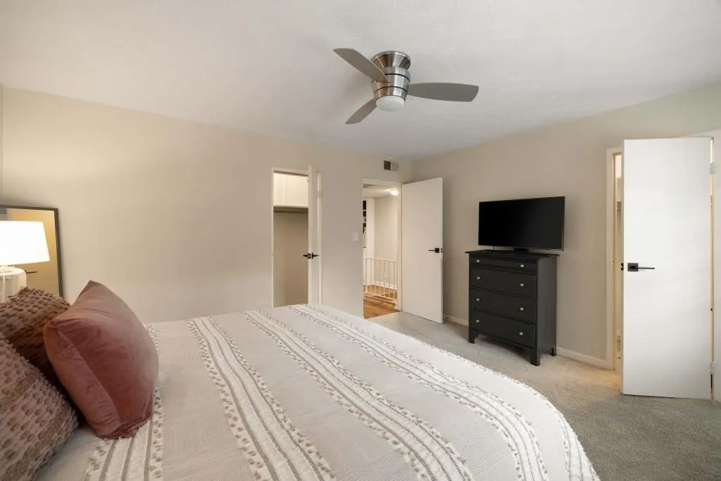 4060 Haverhill Drive Unit D, Atlanta, Georgia 30342, 2 Bedrooms Bedrooms, ,1 BathroomBathrooms,Residential,For Sale,4060 Haverhill Drive Unit D,7627003