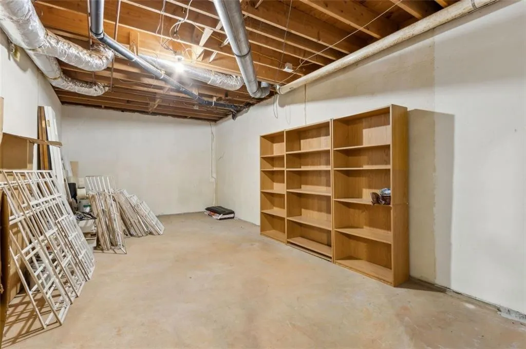 Great area to store everyething