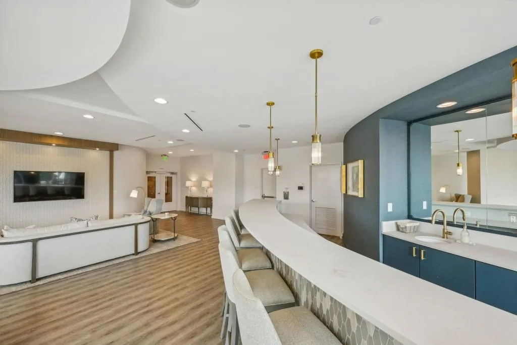 2795 Peachtree Road Ne Unit 1205, Atlanta, Georgia 30305, 2 Bedrooms Bedrooms, 0 ,2 BathroomsBathrooms,Residential,For Sale,2795 Peachtree Road Ne Unit 1205,7828839