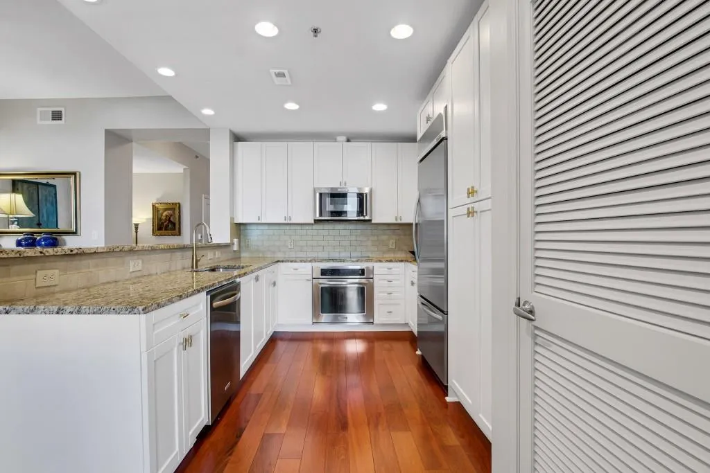 2795 Peachtree Road Ne Unit 1205, Atlanta, Georgia 30305, 2 Bedrooms Bedrooms, 0 ,2 BathroomsBathrooms,Residential,For Sale,2795 Peachtree Road Ne Unit 1205,7828839