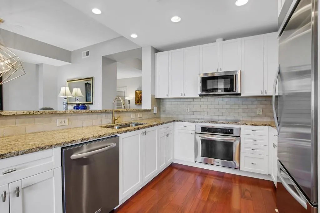 2795 Peachtree Road Ne Unit 1205, Atlanta, Georgia 30305, 2 Bedrooms Bedrooms, 0 ,2 BathroomsBathrooms,Residential,For Sale,2795 Peachtree Road Ne Unit 1205,7828839