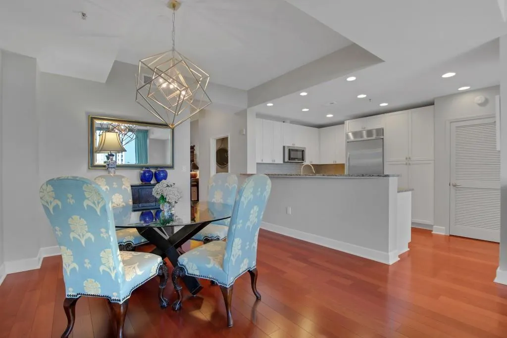 2795 Peachtree Road Ne Unit 1205, Atlanta, Georgia 30305, 2 Bedrooms Bedrooms, 0 ,2 BathroomsBathrooms,Residential,For Sale,2795 Peachtree Road Ne Unit 1205,7828839