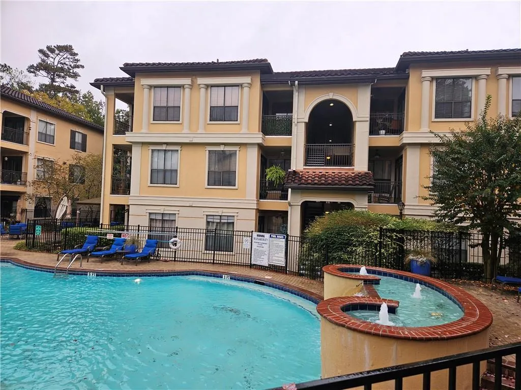 3777 Peachtree Road Ne Unit 1324, Brookhaven, Georgia 30319, 2 Bedrooms Bedrooms, ,1 BathroomBathrooms,Residential,For Sale,3777 Peachtree Road Ne Unit 1324,7522071