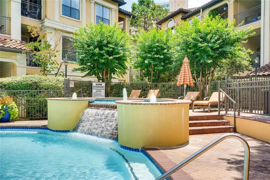 3777 Peachtree Road Ne Unit 1324, Brookhaven, Georgia 30319, 2 Bedrooms Bedrooms, ,1 BathroomBathrooms,Residential,For Sale,3777 Peachtree Road Ne Unit 1324,7522071
