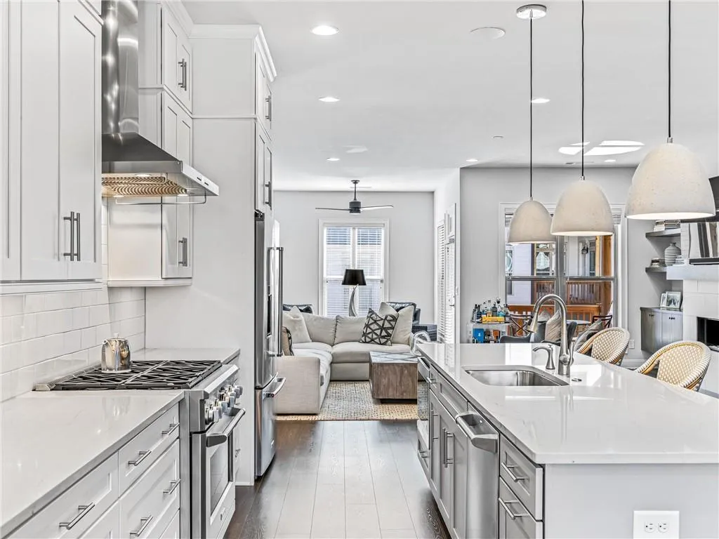 4306 Parkside Place, Atlanta, Georgia 30342, 3 Bedrooms Bedrooms, ,3 BathroomsBathrooms,Residential,Sold,4306 Parkside Place,7141806