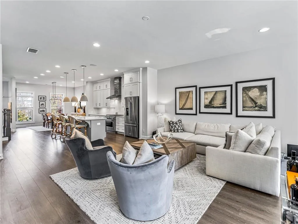 4306 Parkside Place, Atlanta, Georgia 30342, 3 Bedrooms Bedrooms, ,3 BathroomsBathrooms,Residential,Sold,4306 Parkside Place,7141806