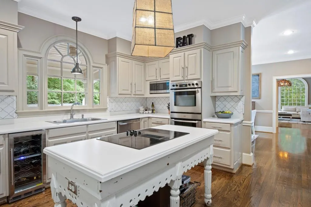 135 Gilford Way, Sandy Springs, Georgia 30350, 5 Bedrooms Bedrooms, ,4 BathroomsBathrooms,Residential,Sold,135 Gilford Way,6618084