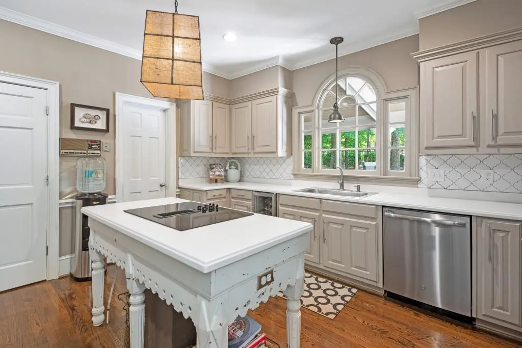 135 Gilford Way, Sandy Springs, Georgia 30350, 5 Bedrooms Bedrooms, ,4 BathroomsBathrooms,Residential,Sold,135 Gilford Way,6618084