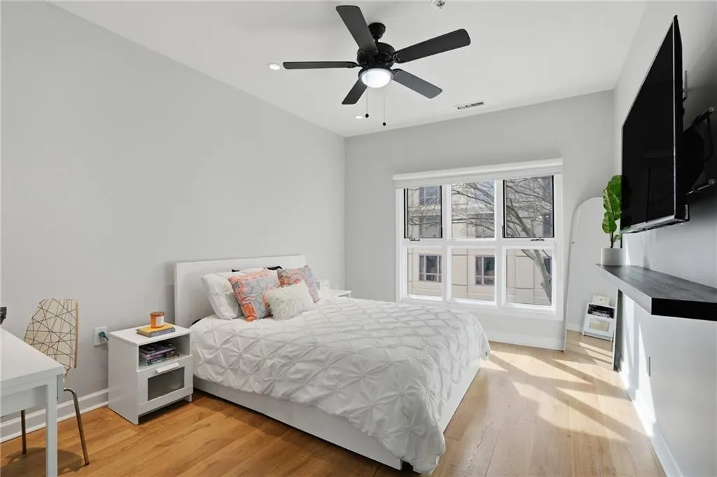 3475 Oak Valley Road Ne Unit 120, Atlanta, Georgia 30326, 3 Bedrooms Bedrooms, 0 ,2 BathroomsBathrooms,Residential,For Sale,3475 Oak Valley Road Ne Unit 120,7713050