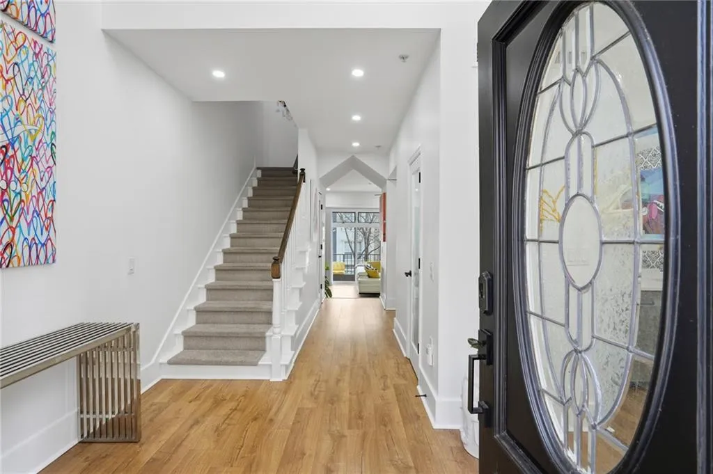 3475 Oak Valley Road Ne Unit 120, Atlanta, Georgia 30326, 3 Bedrooms Bedrooms, 0 ,2 BathroomsBathrooms,Residential,For Sale,3475 Oak Valley Road Ne Unit 120,7713050