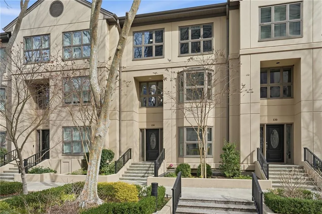 3475 Oak Valley Road Ne Unit 120, Atlanta, Georgia 30326, 3 Bedrooms Bedrooms, 0 ,2 BathroomsBathrooms,Residential,For Sale,3475 Oak Valley Road Ne Unit 120,7713050