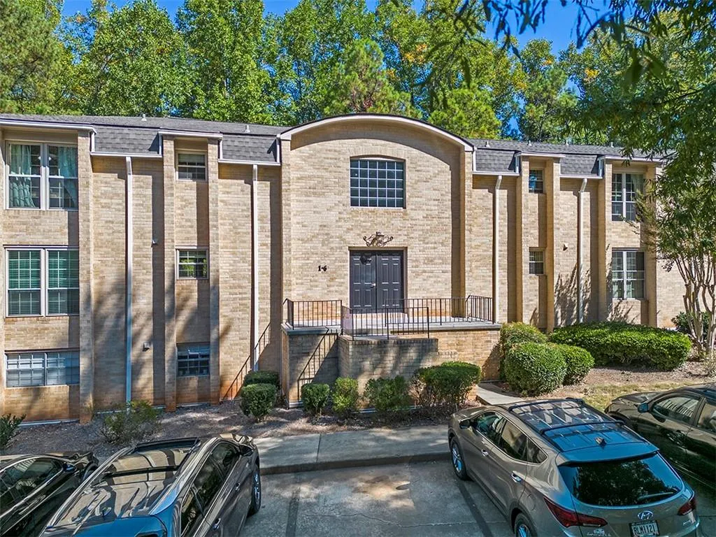 5400 Roswell Road Unit N6, Atlanta, Georgia 30342, 2 Bedrooms Bedrooms, ,2 BathroomsBathrooms,Residential,Sold,5400 Roswell Road Unit N6,7129637